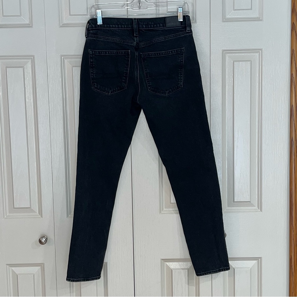 American Eagle Women's Black Skinny Jeans Size 4
Mid Rise - Picture 3 of 7